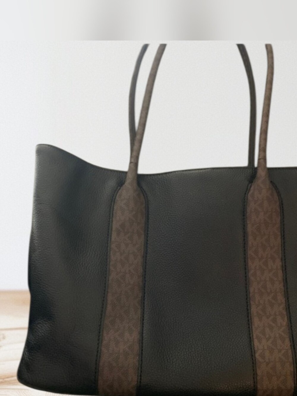 Michael Kors Austin Large Pebbled Leather Satchel- EUC - Picture 2 of 12